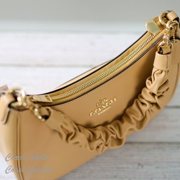 NWT Coach CU126 Teri Hobo Bag Leather Shoulder Bag in Tan - Picture 9 of 12